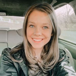 Meet your Posher, Julia